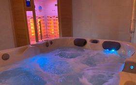 *Romance Jacuzzi* Appartement Spa pour les amoureux ou les solos